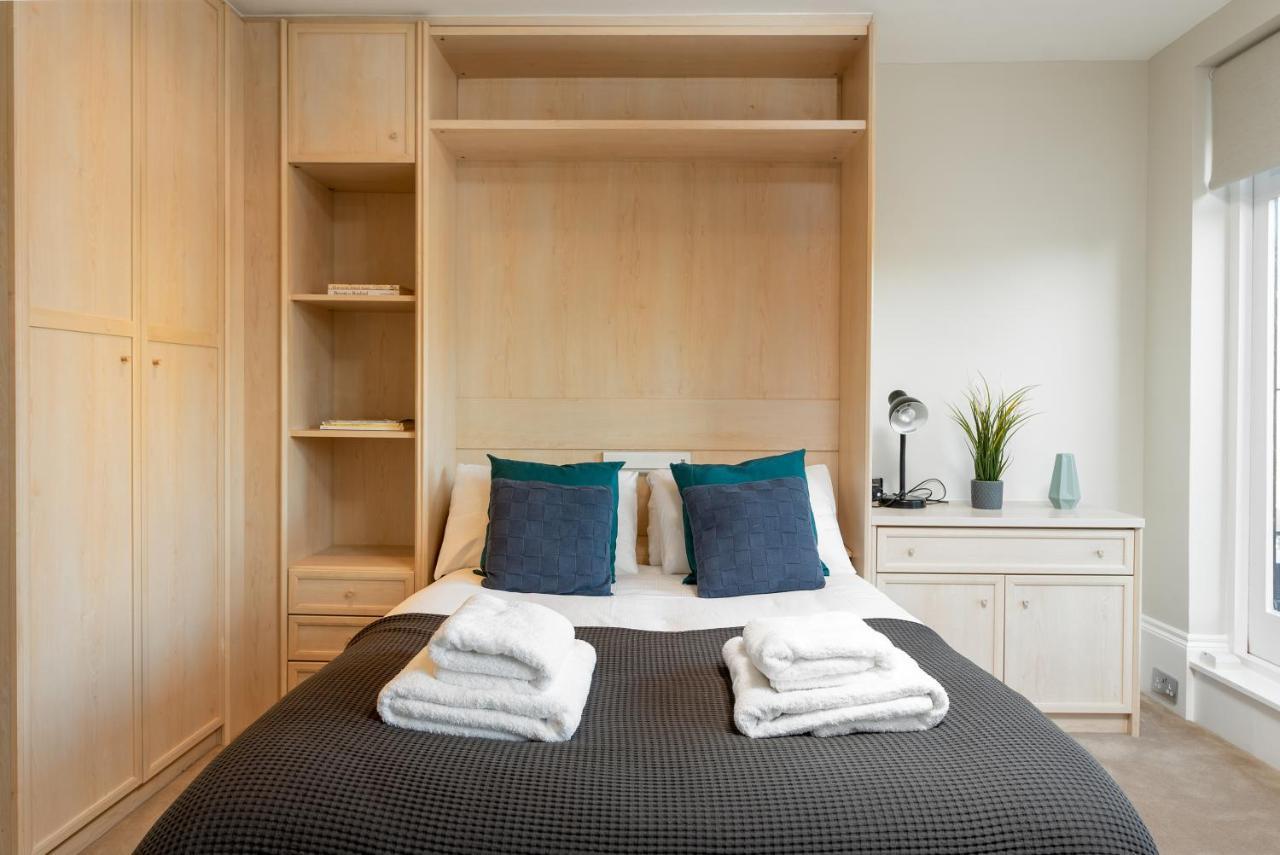 Capital Sloane Street Studio With Balcony London Exterior photo
